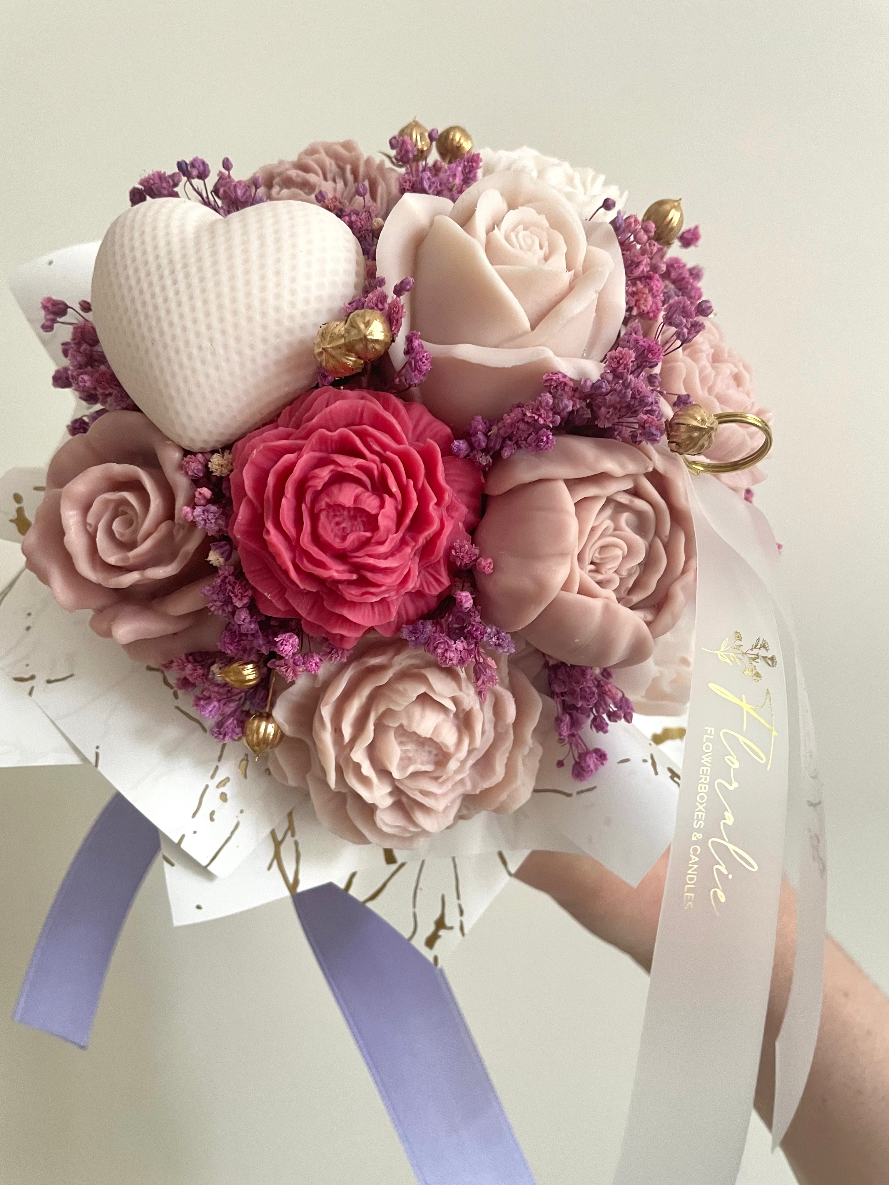 Edles Farbspiel - Flowerbox in zartem Lila mit HIMBEER ALTROSA & CREME