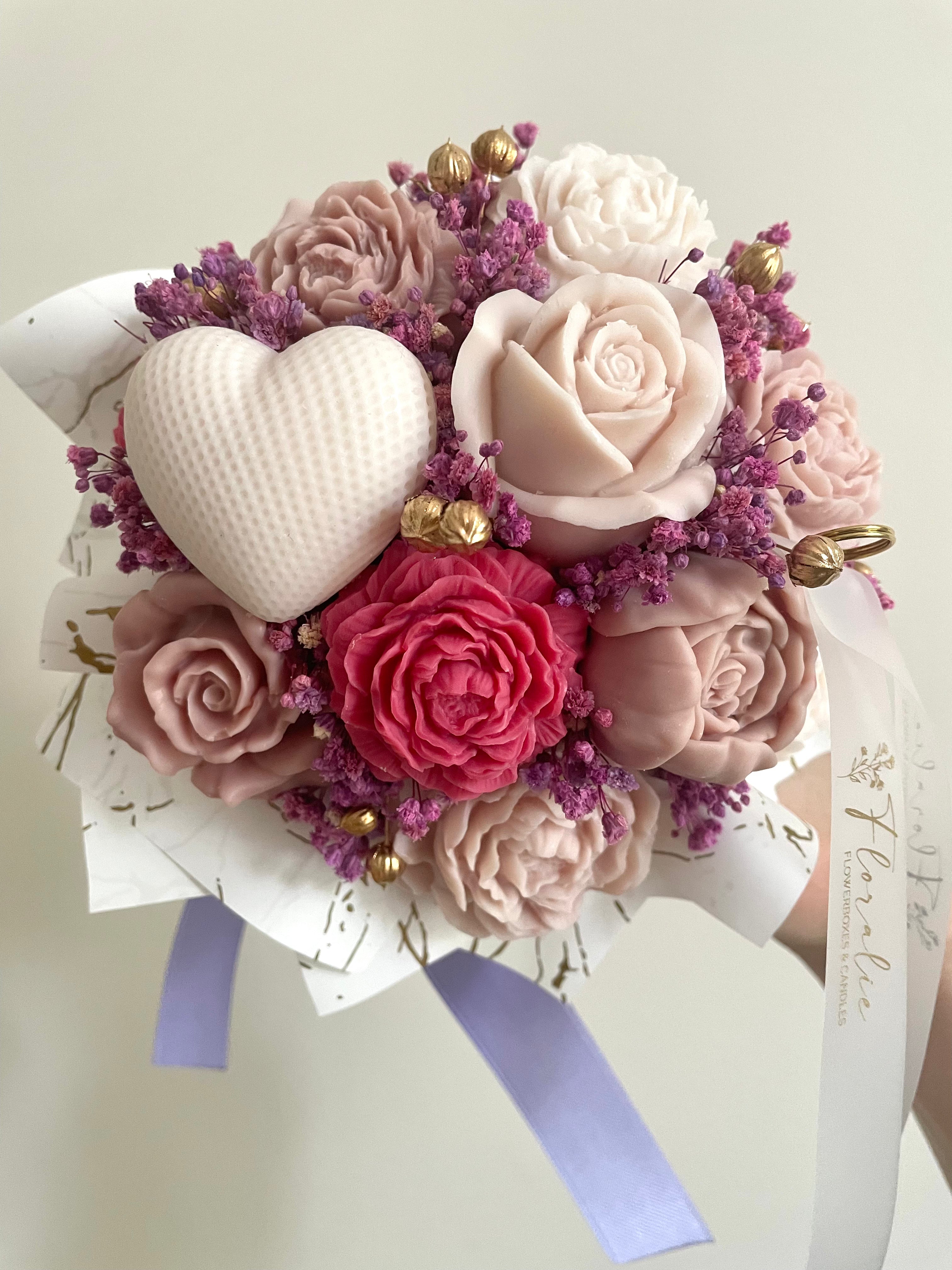 Edles Farbspiel - Flowerbox in zartem Lila mit HIMBEER ALTROSA & CREME