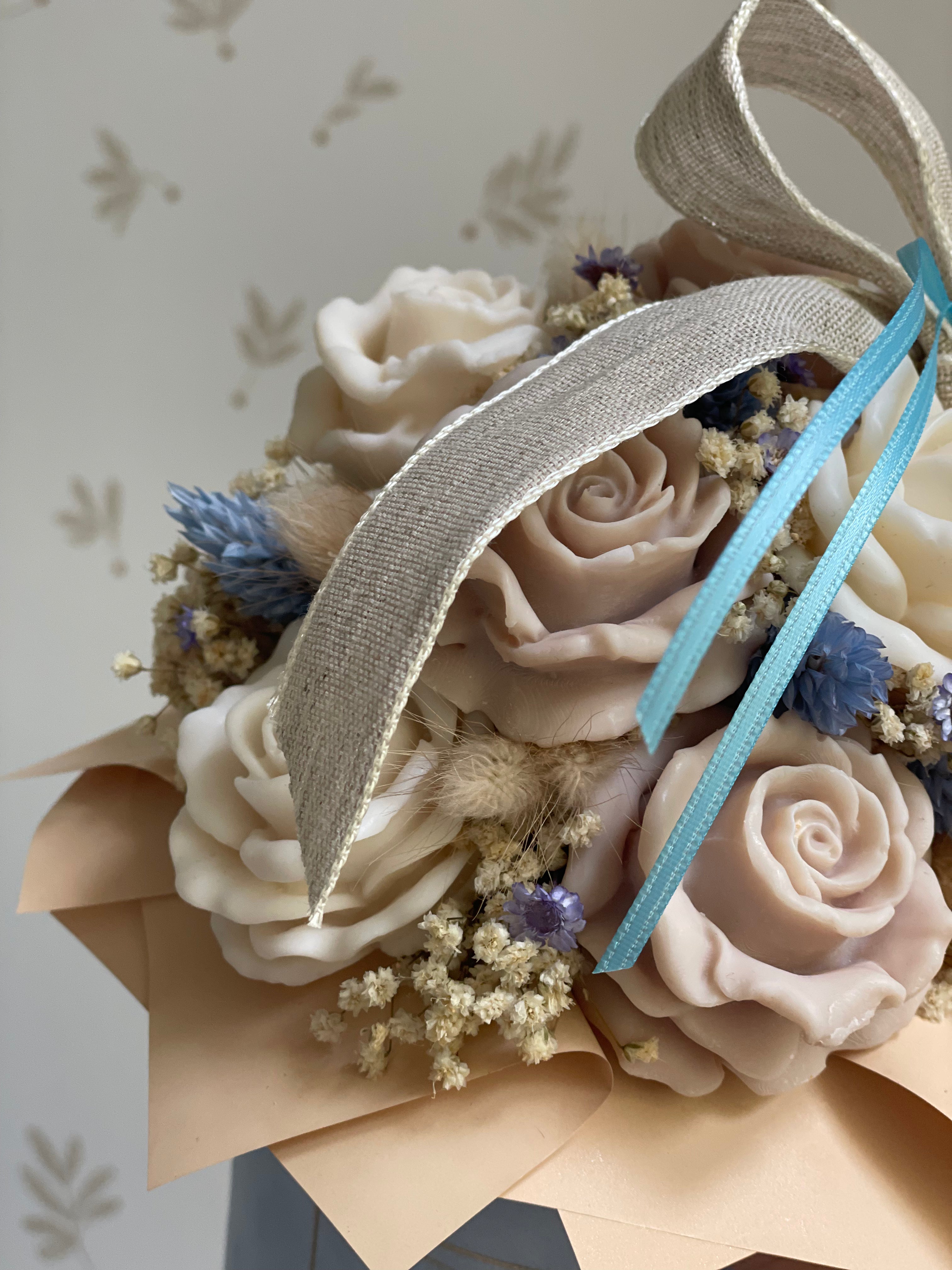 Edle Eleganz in Eisblau - Duett in Mokka & Creme