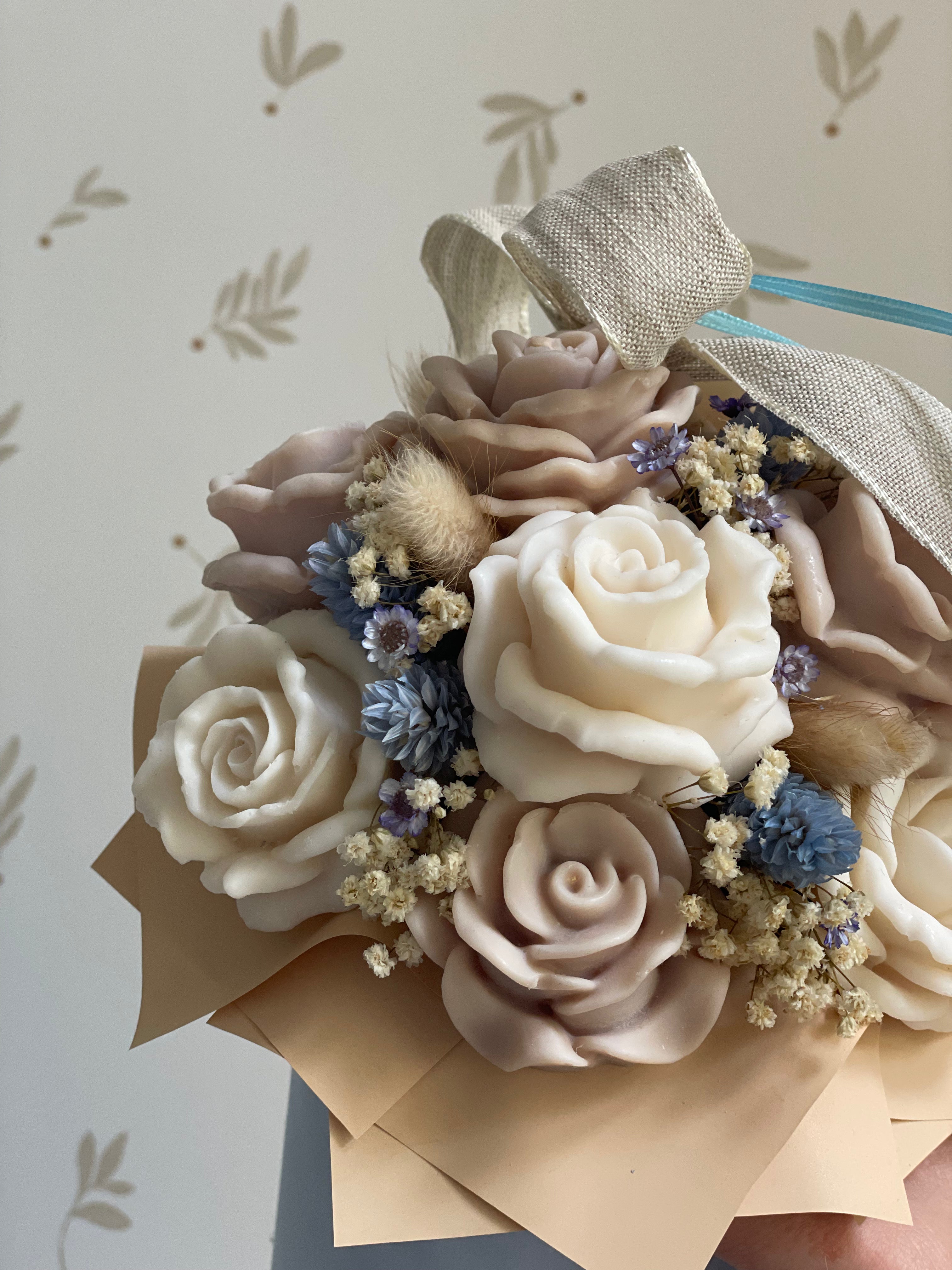 Edle Eleganz in Eisblau - Duett in Mokka & Creme