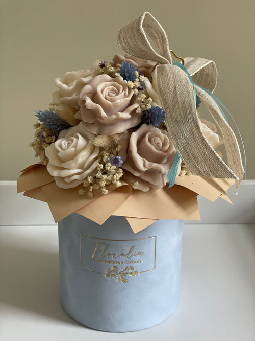 Edle Eleganz in Eisblau - Duett in Mokka & Creme