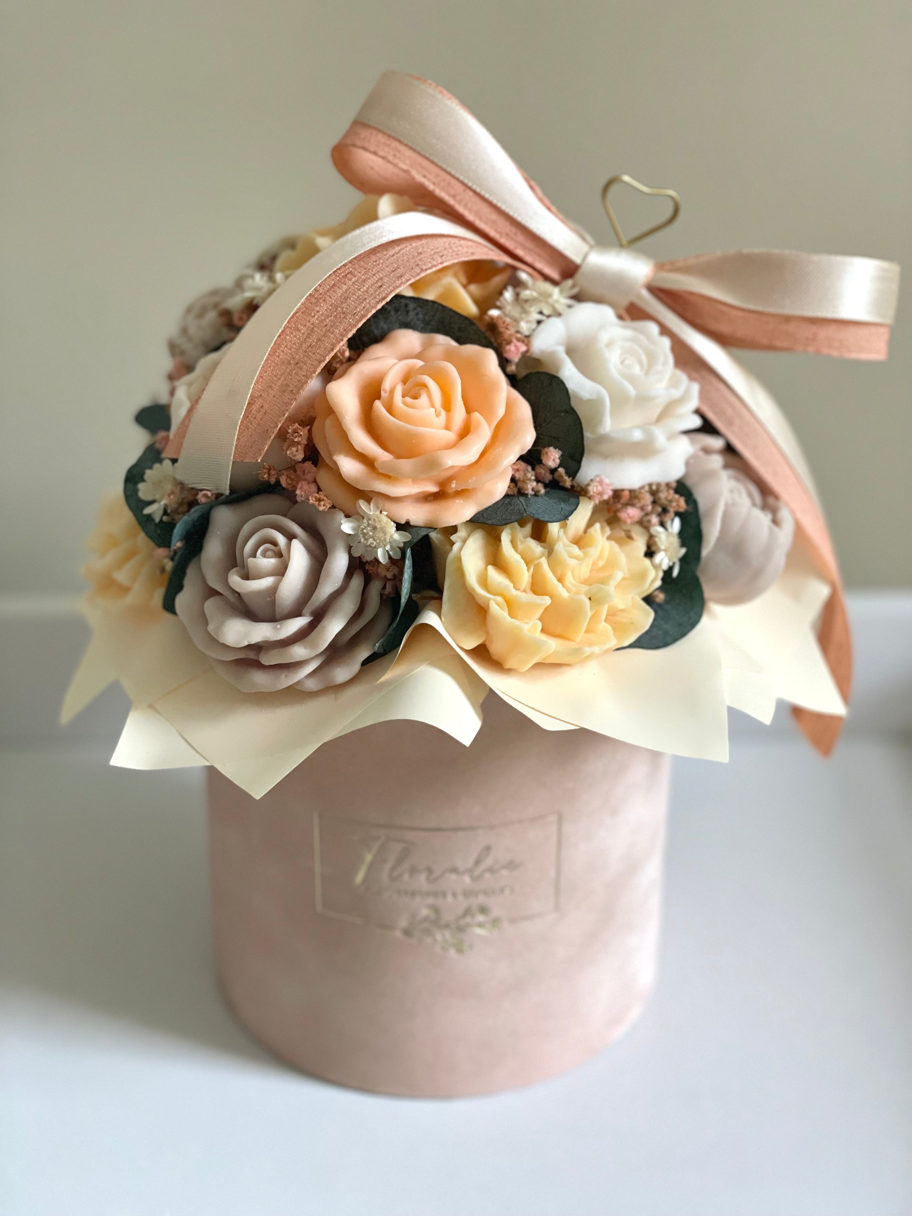 Strahlendes Blütenmeer: Flowerbox M in warmen Apricot- & Sonnentönen