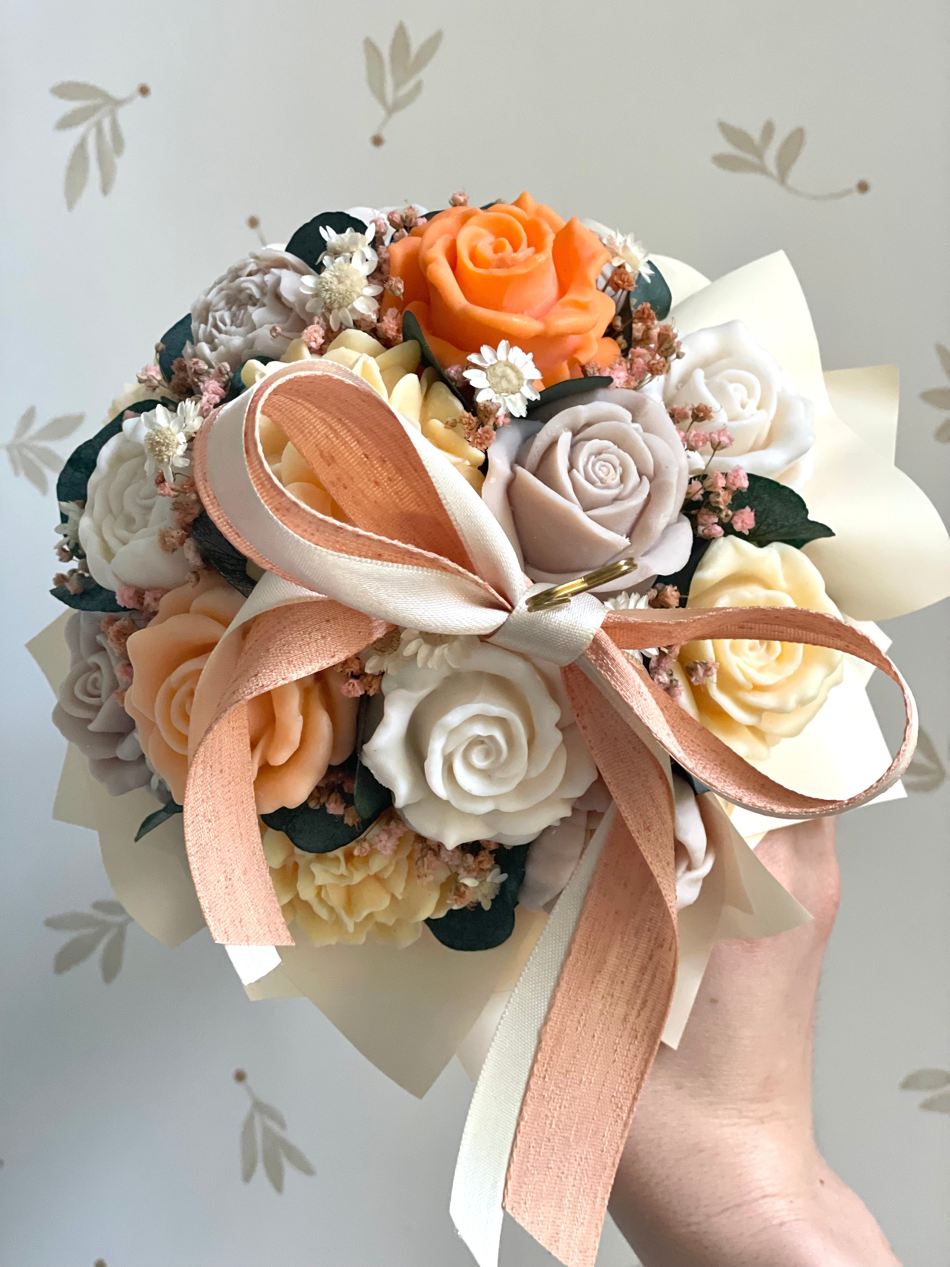 Strahlendes Blütenmeer: Flowerbox M in warmen Apricot- & Sonnentönen