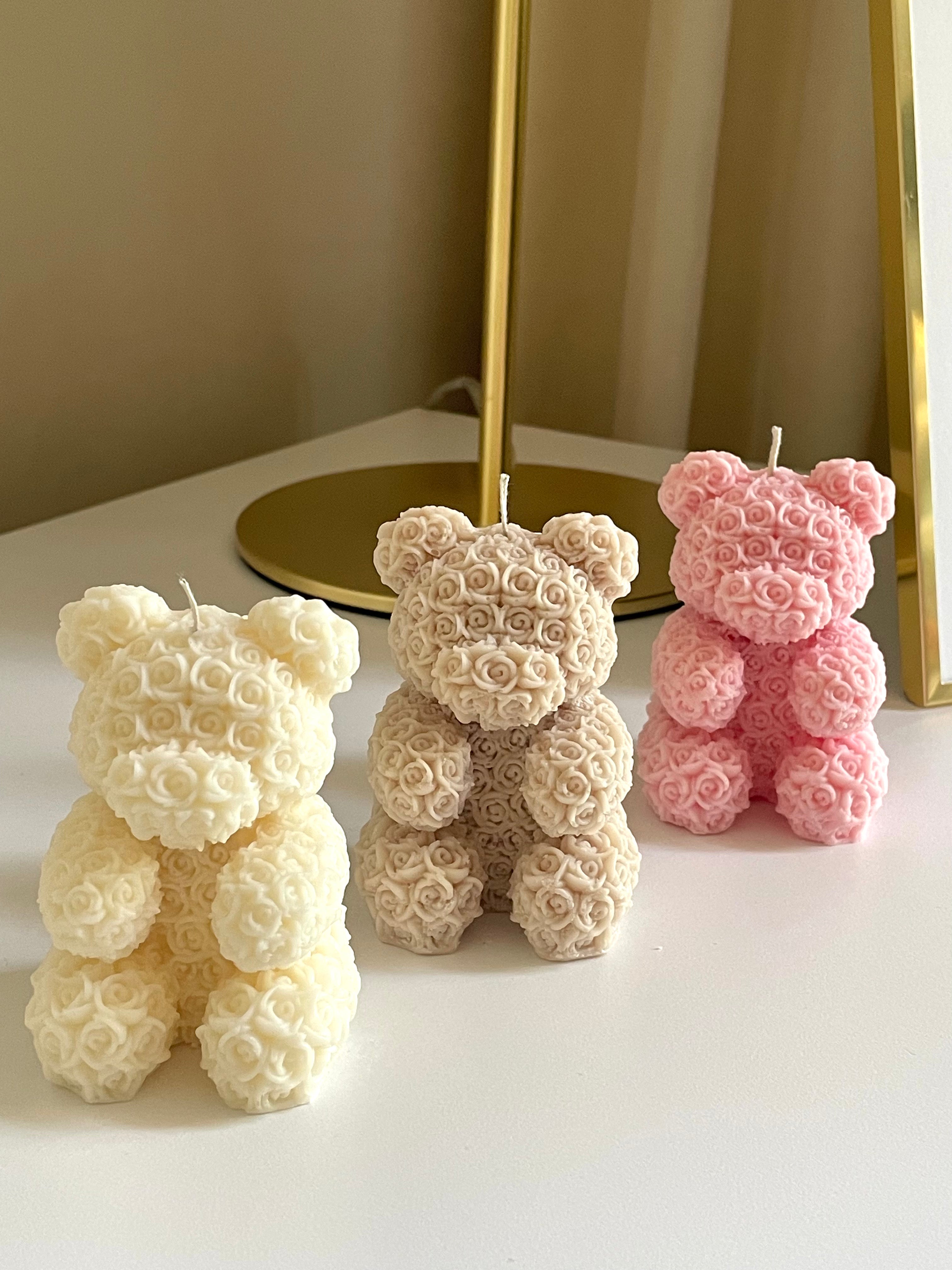 Teddy mit Blumenmuster Kerze