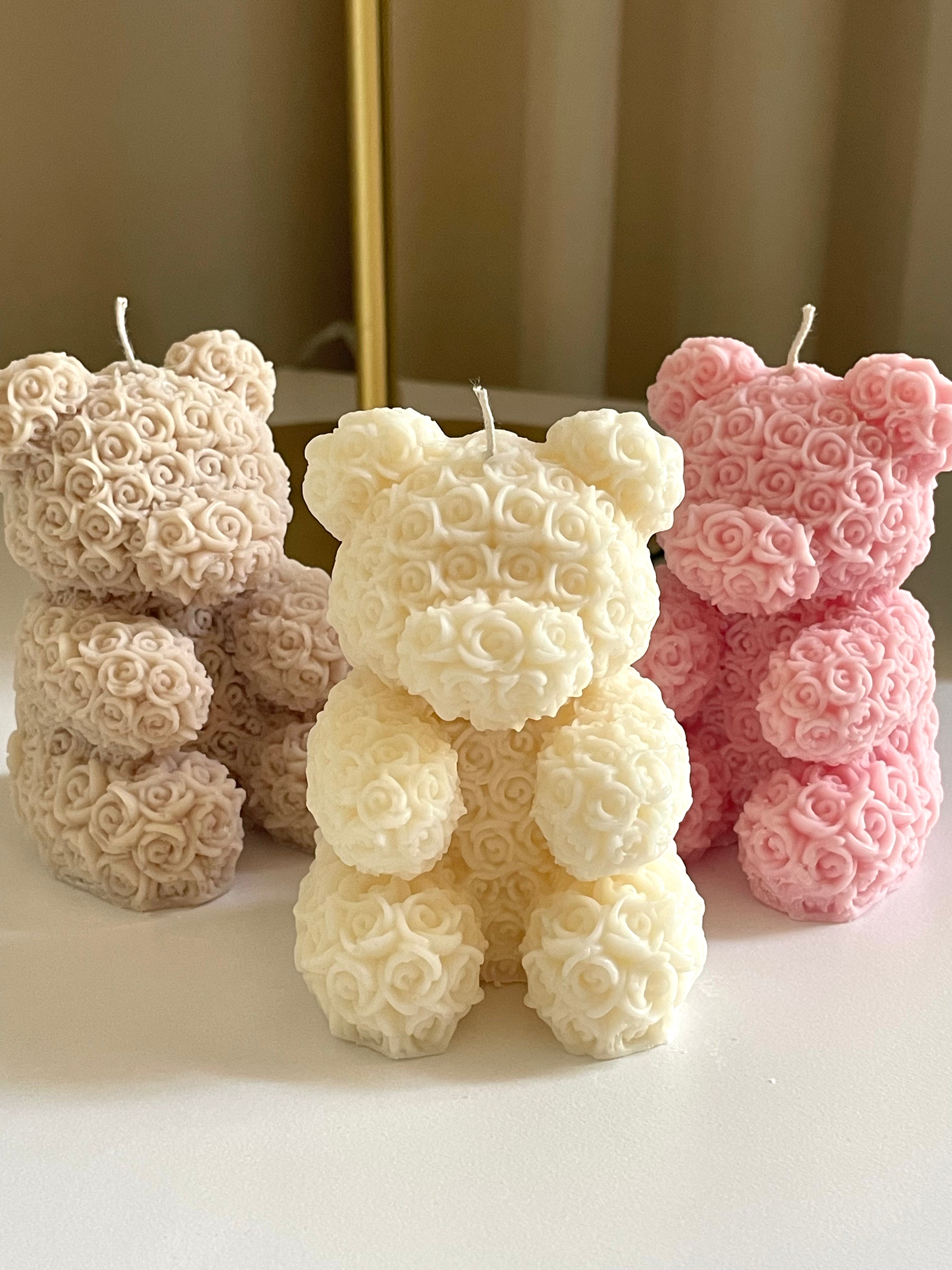 Teddy mit Blumenmuster Kerze