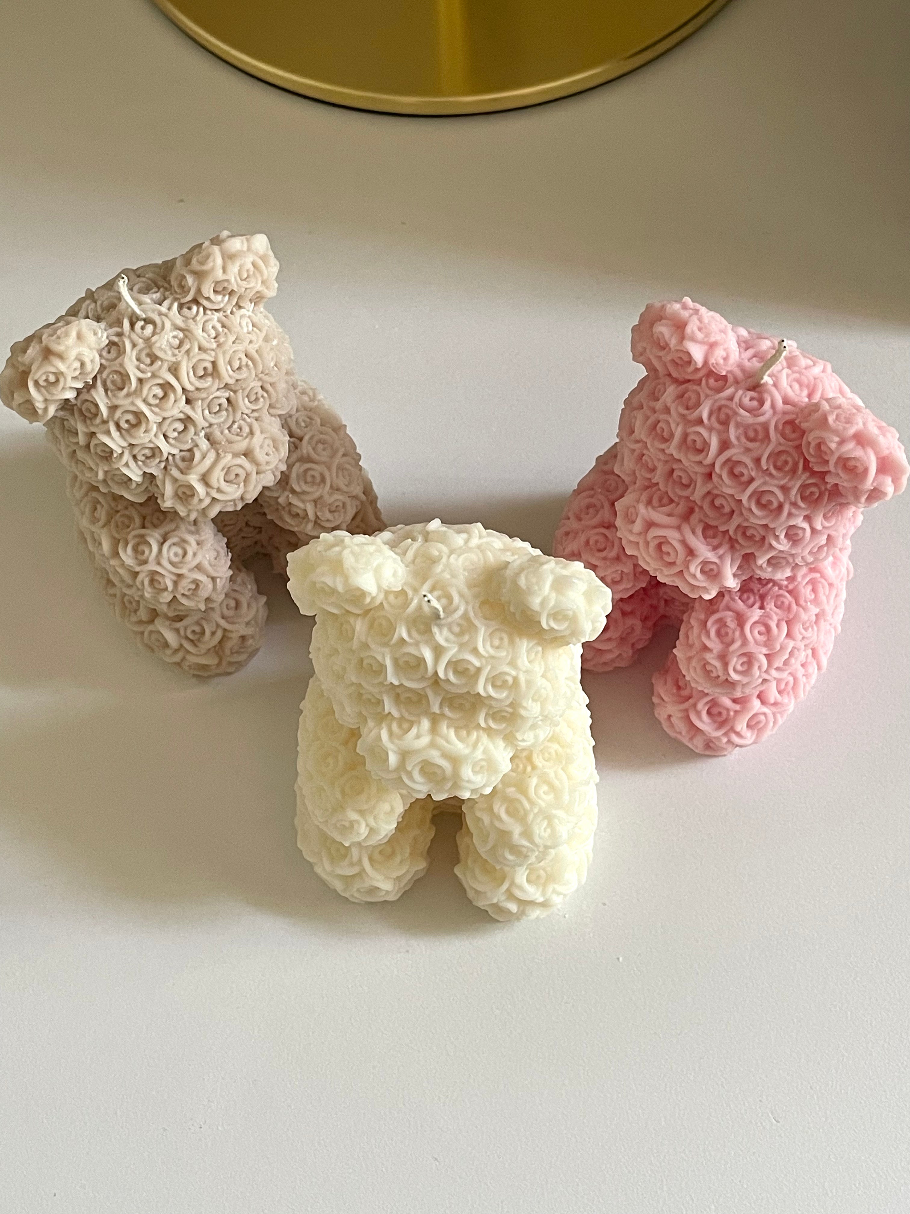 Teddy mit Blumenmuster Kerze