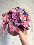 Malerisch und lieblich: Flowerbox in zartem Altrosa mit Rosa- & Violetttönen