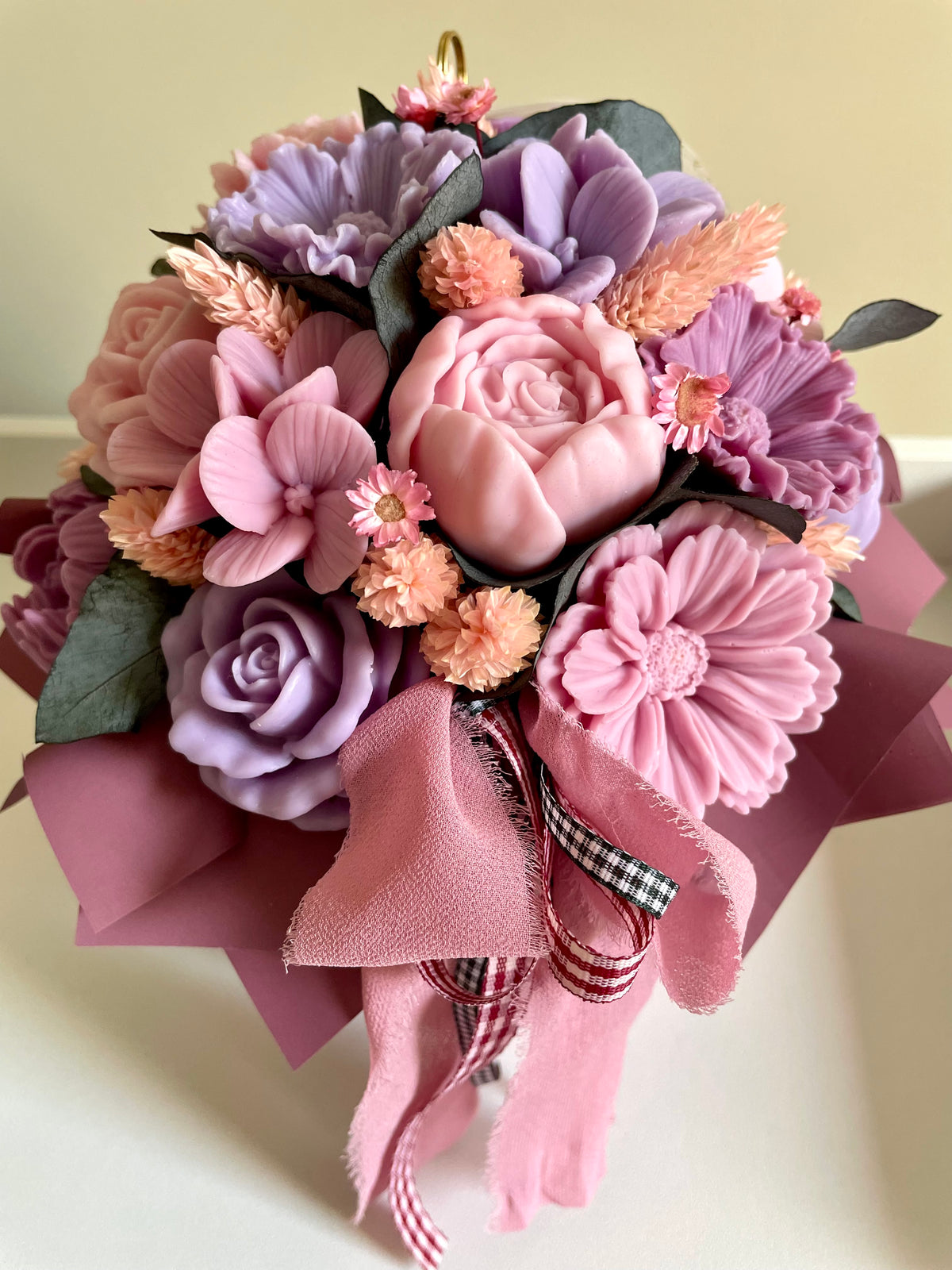 Malerisch und lieblich: Flowerbox in zartem Altrosa mit Rosa- & Violetttönen