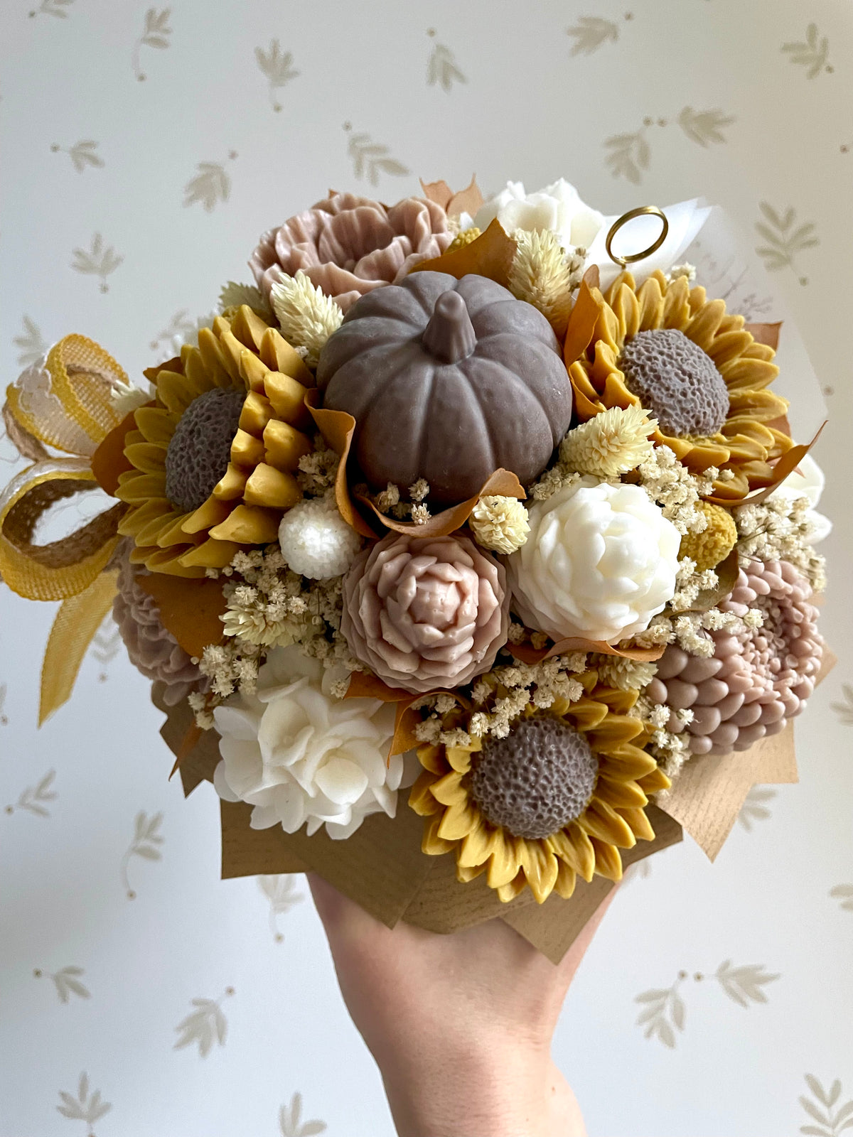 Herbstlicher Zauber: Flowerbox L in Weiß mit Sonnenblumen