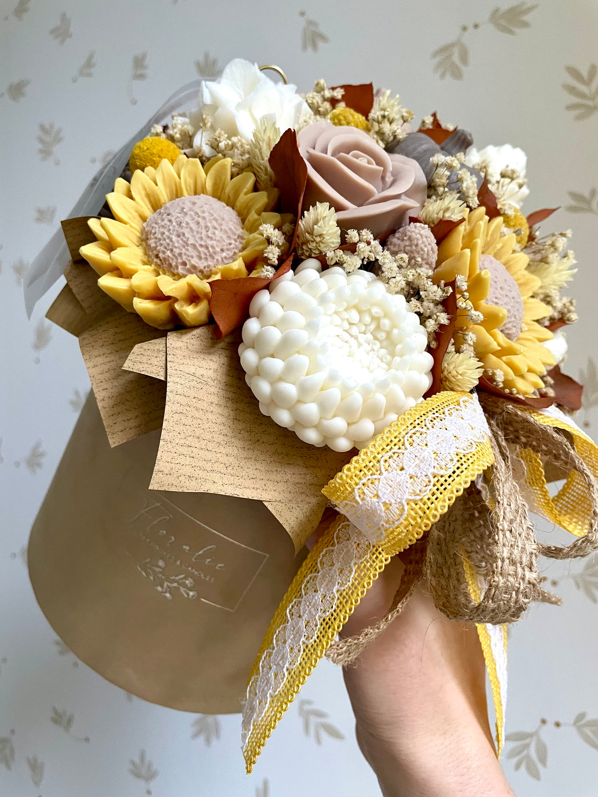Herbstlicher Zauber: Flowerbox L in Weiß mit Sonnenblumen